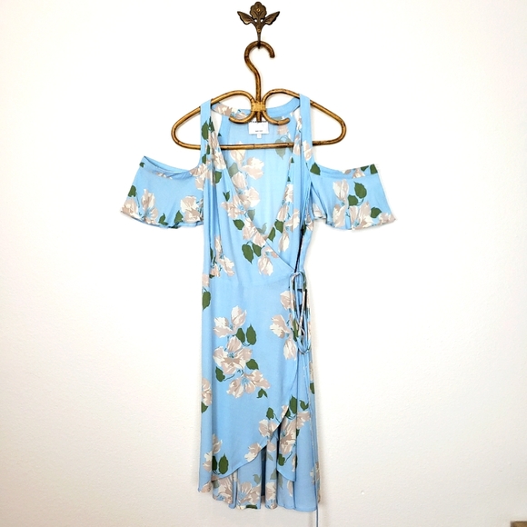 Privacy Please Delta Wrap Dress Cold Shoulder L - Picture 2 of 9